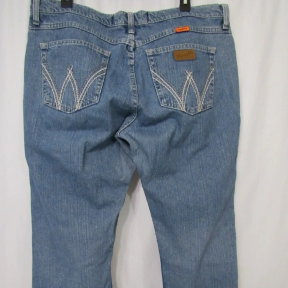 Wrangler Cool Vantage‎ FR Straight Distressed Wash Blue Jeans